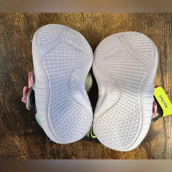 Athletic Works | infant sneaker shoes. Size: 2. - Picture 5 of 13
